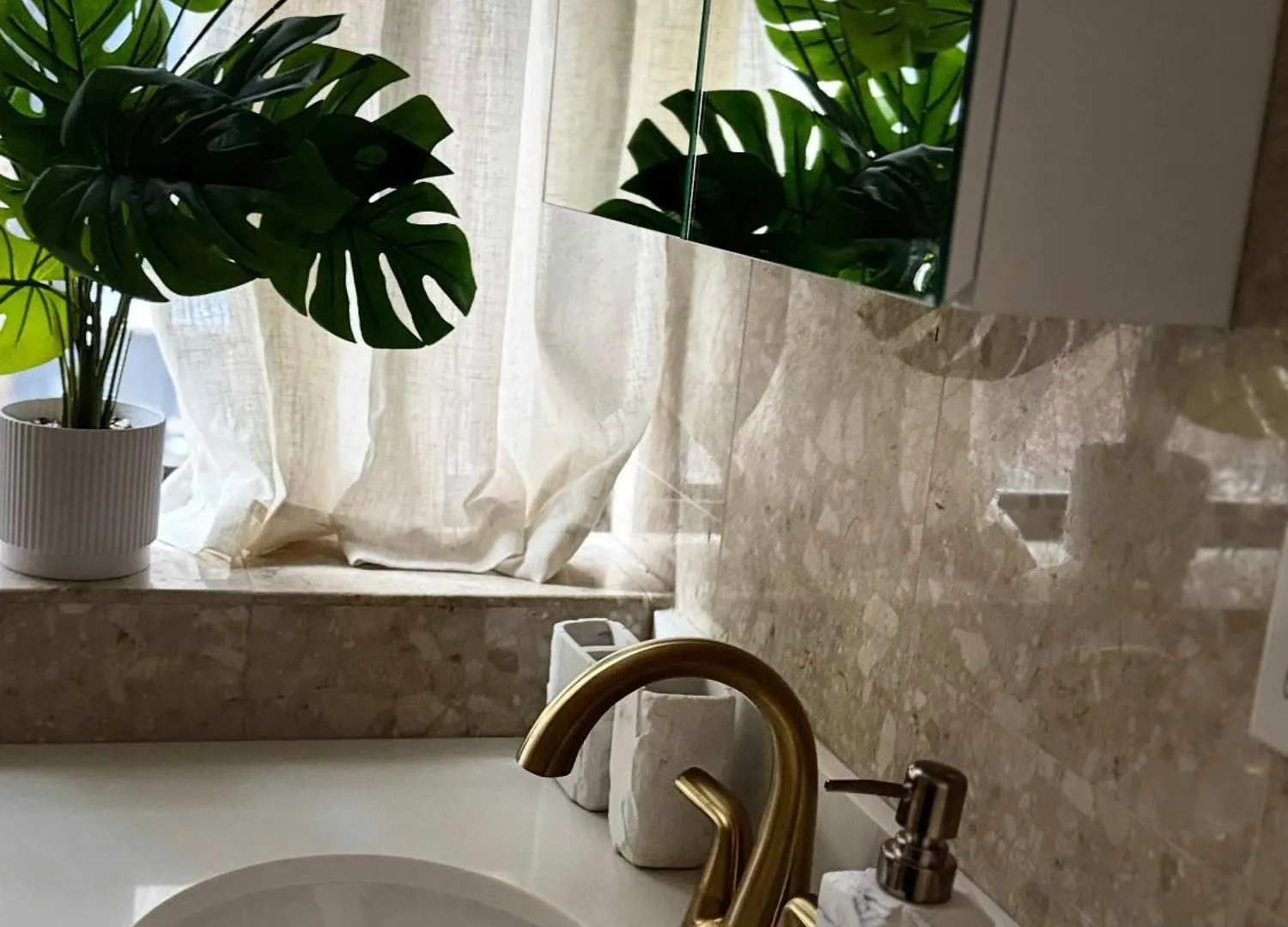 Spacious Brand New Fully Furnished 2-Bedroom In Prime Murray Hill Move-In Ready New York 0*,